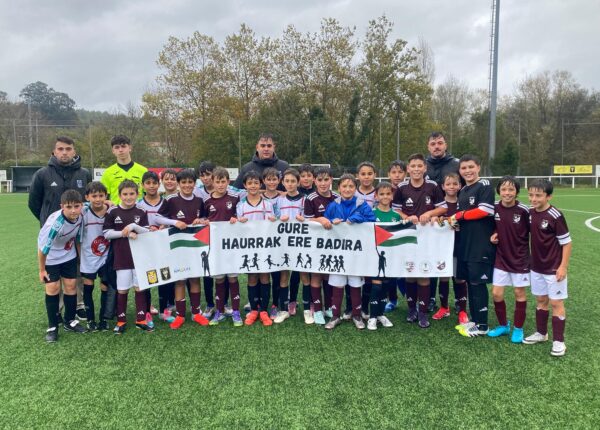 Pancarta solidaria de nuestros equipos